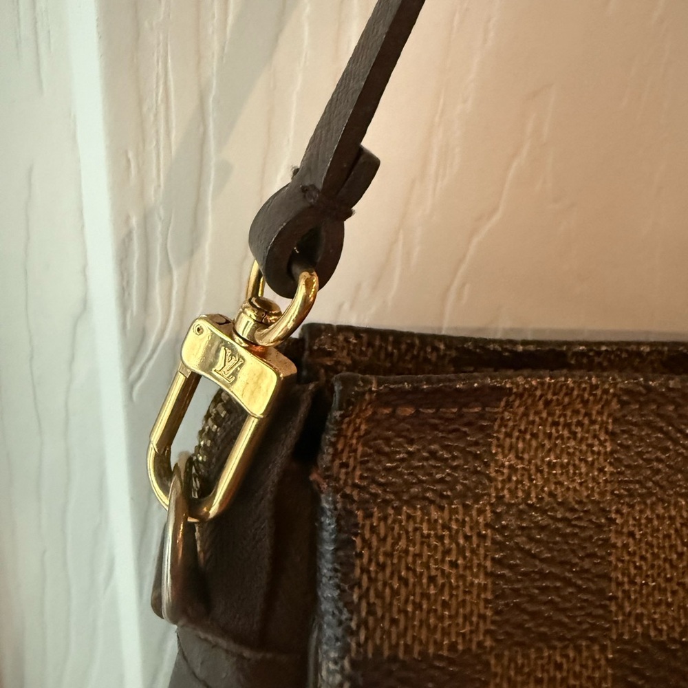 Louis Vuitton damier ebene pochette - Picture 4 of 8